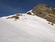 La vistosa frattura del manto sotto la Bocchetta