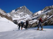  Dai pressi dell'Alpe Crosenna la bella piramide del Boucie