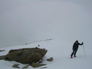 si arranca nella nebbia