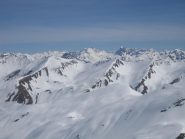 ampio panorama: sullo sfondo il Monviso
