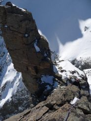 sullo spigolo a pochi metri dalla cima