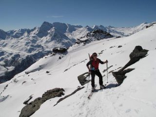 alle spalle il rifugio
