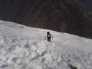 02 - salendo dal sentiero utili le ciascpole per non afondare fino al ginocchio..