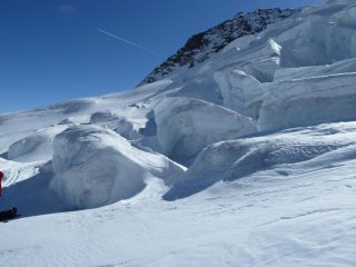 Il passaggio che da accesso ai pendii sotto la Marco e Rosa
