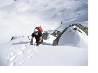 Prende forma l'idea che sulla Cima Morticci non sia facile arrivarci da questa cresta...