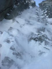 cascatella di neve leggera leggera