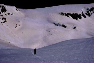 la discesa dalla Pian Ballaur; colori caricati per evidenziare le tracce