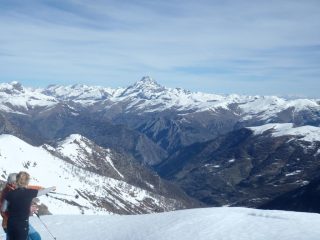 Monviso sullo sfondo