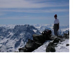 FRANCO SULLA ROUIES SULLO SFONDO DEL SIRAC