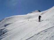 Pendio sospeso sulla barra rocciosa