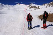 il nostro vallone di salita e la cima, visti da quota 2200 m. (9-4-2011)