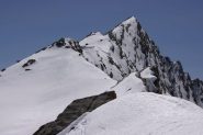 la bella cresta Nord e la Tete de Crouès, vista dal colletto di quota 2780 m. (9-4-2011)