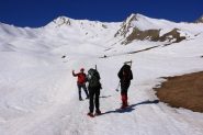 Maurizio, Maria Carla ed Enrico in salita nel Vallon Riou de Crouès (9-4-2011)