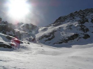 Il canale in cui si nota il ghiaccio dai riflessi