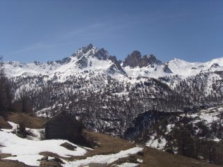 01 - salendo verso il ref. de Ricou vista sulla Crete du Diable e sulla Crete du Raisin