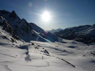 si scende alla Binntalhutte con le luci della sera
