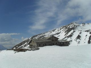 il rifugio quasi ultimato