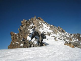 Le rocce che precedono la cima