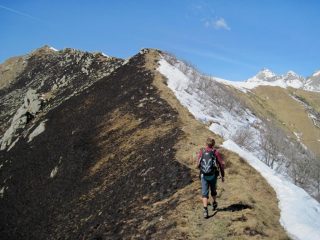 Nero e bianco verso la Loit