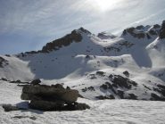 13.Il Matto al centro;ultimi due dossi e l'ultimo pendio di accesso alla conca sotto la vetta.