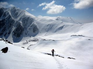salendo sullo sfondo l'Autaret