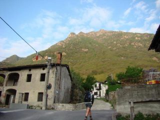 partenza da Quassolo ai piedi del monte Cavallaria