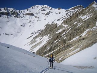 sullo sfondo il vallone di salita alla Punta Chalanche Ronde