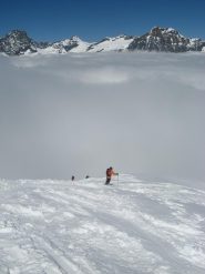 tuffandosi nel mare di nubi