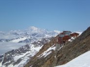 La Gnifetti, il Bianco sullo sfondo