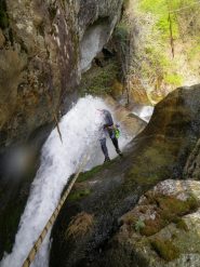 Luca si infila dentro la C18