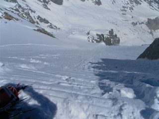 vista dalla cresta,con il gran vuoto sulla dx