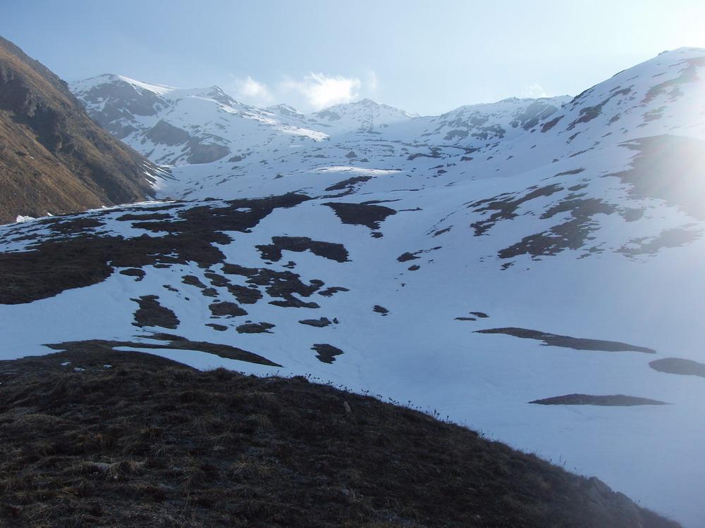 Dal Piano 2450m a sinistra le tre Punte della Clapiera e al centro il Pelvo