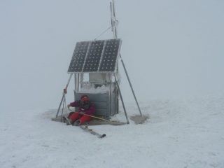 il guerriero ha paura che il vento lo butti giù.......