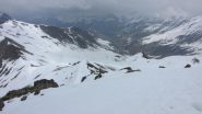 il vallone di salita osservato dalla cima (25-4-2011)