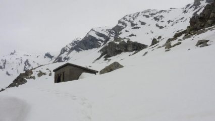 l'arrivo alla Cabane du Lauzanier (25-4-2011)