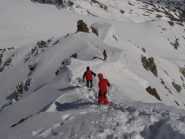 scendendo dalla cresta