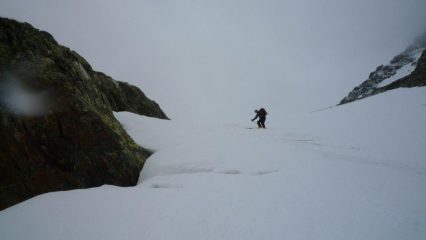 in discesa sul versante Italiano