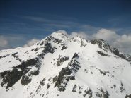 Il Grand Capelet e in basso a sx due scialpinisti in salita.