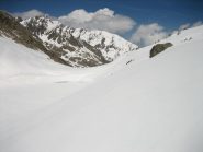 Il poccolo laghetto nella parte alta del valloncello.