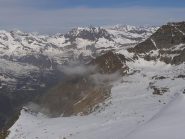 versante di salita, la Basei sullo sfondo, la conca del lago Lillet a destra