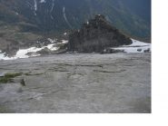 Sembra un lastricato in piano...invece e' una ripida placconata!