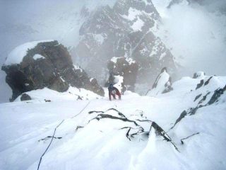 uscita in vetta, vortici di vento e neve