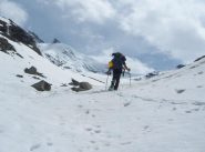 Verso il bivacco su neve molto bagnata 