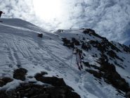 C'è chi scende e chi sale