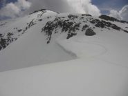 In alto al centro pendio disc. 1, dalla cornice disc. 2