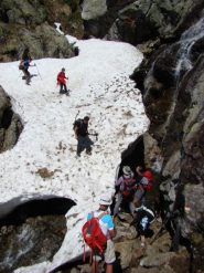 nevaio nel canalino sotto la cascata alpe Dondogna
