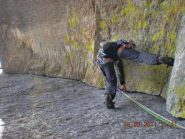 Simone all'inizio della dülfer ad arco