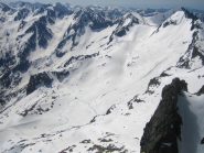 dalla cima ampio panorama e vista sui laghi di Fremamorta