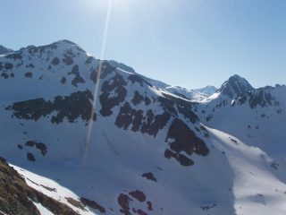 Cima di Mercantour con alla destra il colletto 2636m