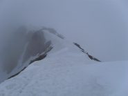 il tratto di creste finali  miste cornici di neve,roccette